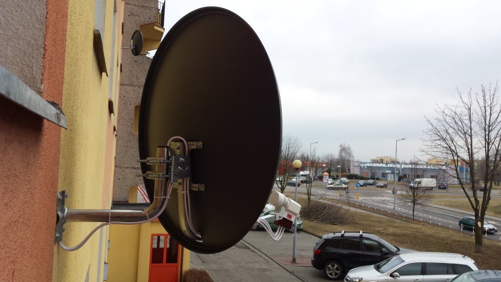 Ustawianie anteny na elewacji